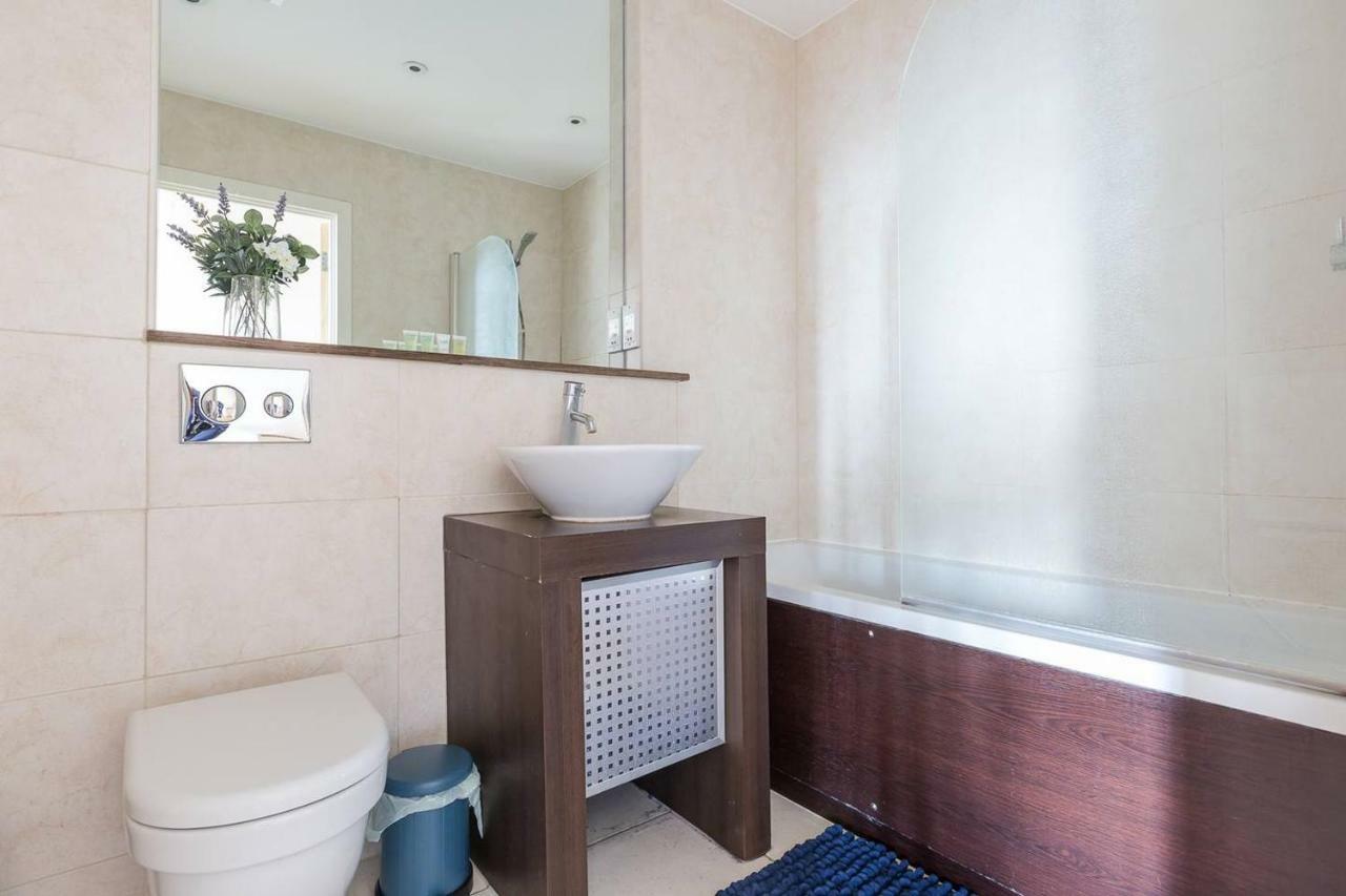 Modern 1 Bedroom Apartment In E1 With Great Views London Exteriör bild